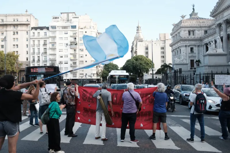 Una huelga de médicos profundiza la crisis del PAMI, la obra social más grande de Latinoamérica