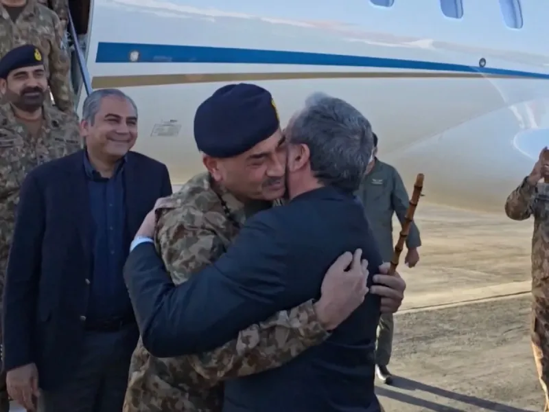 Pakistani army chief in Tehran amid bid to restart US talks