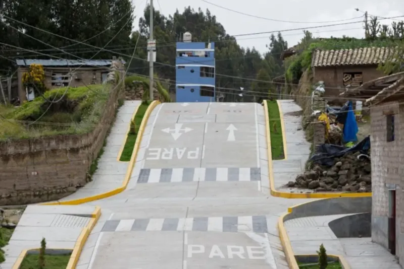 Huancavelica: Vivienda inaugura pistas y veredas con inversión superior a S/6,4 millones