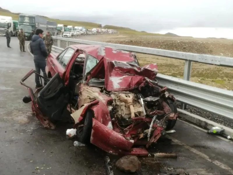 Grave accidente en vía Canta - Pasco: tres heridos graves deja choque de bus con automóvil