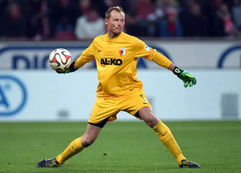 El exportero del Arsenal y Liverpool, Manninger, murió en un accidente de tráfico