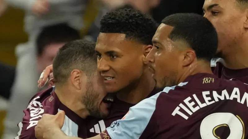 Los 100 de Watkins meten a Emery en semifinales