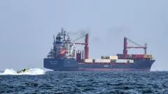 Irán anuncia la reapertura del estrecho de Ormuz mientras dure el alto el fuego con Estados Unidos e Israel