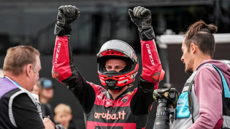 Bulega sufre para batir a Lecuona en Assen bajo la lluvia