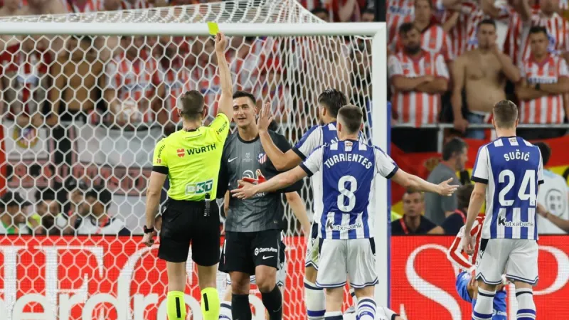 De héroe a villano... en el peor momento