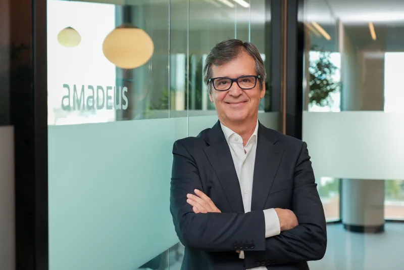 La IA daña a Amadeus en Bolsa pero los analistas bendicen su modelo de negocio