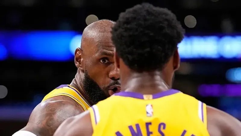 "Jugar los playoff con mi hijo es una locura"