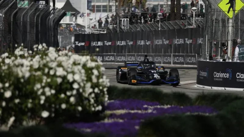 Gran victoria de Palou en Long Beach, que le coloca líder del campeonato