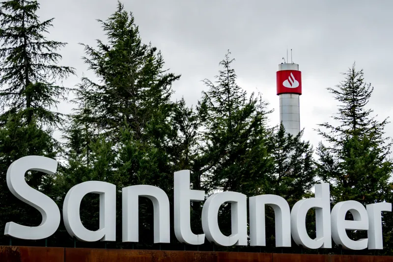 La banca espera nuevos resultados récord y contiene el aliento por el efecto de la guerra de Irán