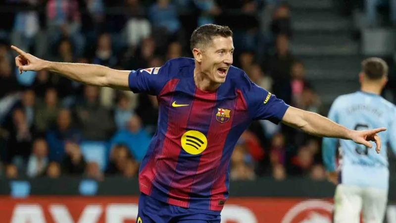 Lewandowski hace números y... se frota las manos