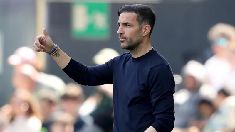 El Como respalda con todo a Cesc en su peor momento: "Es un campeón, no me cabe duda"