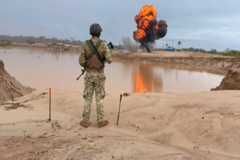 Madre de Dios: Fuerzas Armadas destruyen maquinaria de minería ilegal valorizada en más de S/ 2.3 millones