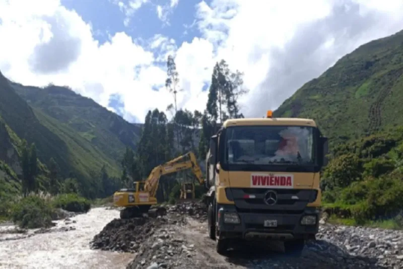 Vivienda interviene en zonas críticas de Apurímac para prevenir desbordes e inundaciones