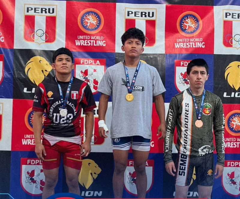 Deportista André Huarcaya se corona campeón nacional U23 de lucha libre