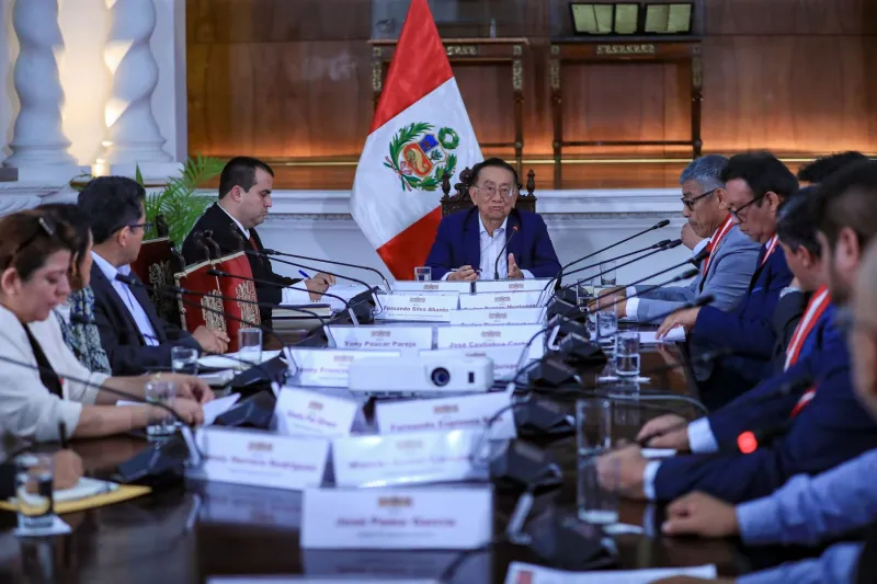 Presidente Balcázar coordinó acciones para el destrabe de obras en todo el país
