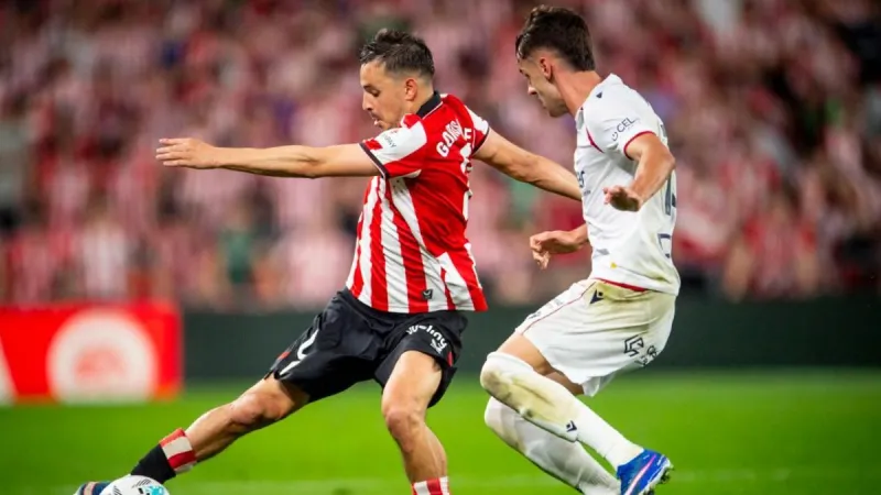 Gorosabel levanta la mano para cerrar temporada como titular en el Athletic