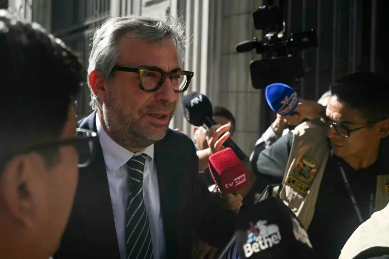 La Fiscalía peruana reclama la detención de Corvetto, jefe del ente electoral, tras su renuncia