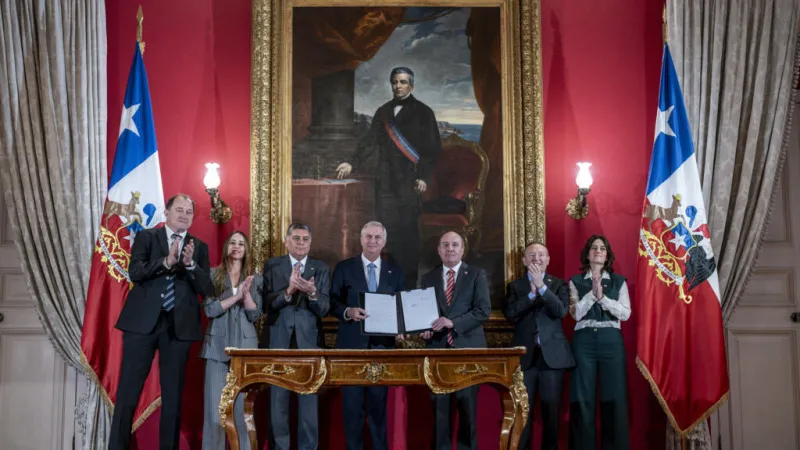 Chile: Kast presenta megarreforma para impulsar inversión rebajando impuestos