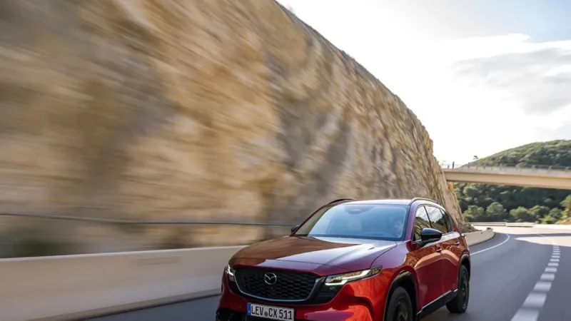 El Mazda CX-5 juega en otra liga: más espacio, pantalla de hasta 15,6” y tecnología Google