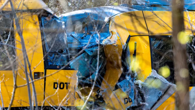 Choque de trenes en Dinamarca deja 17 heridos, cuatro en estado crítico