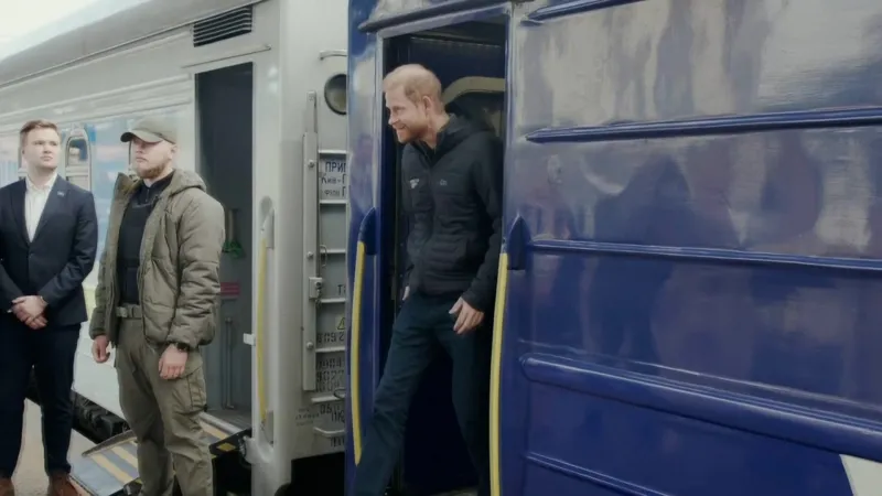 El príncipe Harry vuelve a viajar por sorpresa a Kiev para apoyar a Ucrania por "defender con valentía el flanco oriental de Europa"