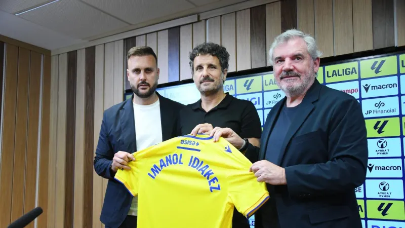 Idiakez: "Esta plantilla está diseñada para jugar en un grande"