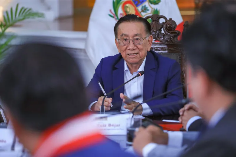 Presidente Balcázar participa en firma de convenios para cierre de brechas en Cusco