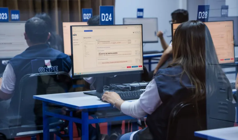 Fiscal ordena peritaje informático para todos los equipos usados por la ONPE el 12 de abril