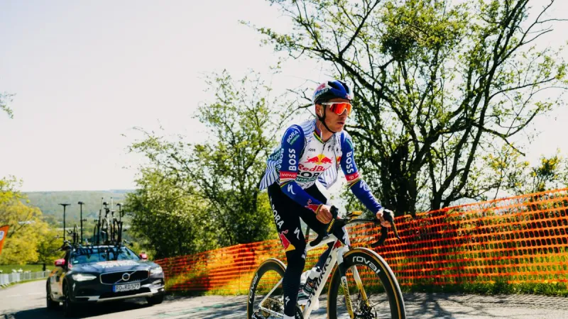 Specialized y Evenepoel firman un acuerdo de por vida