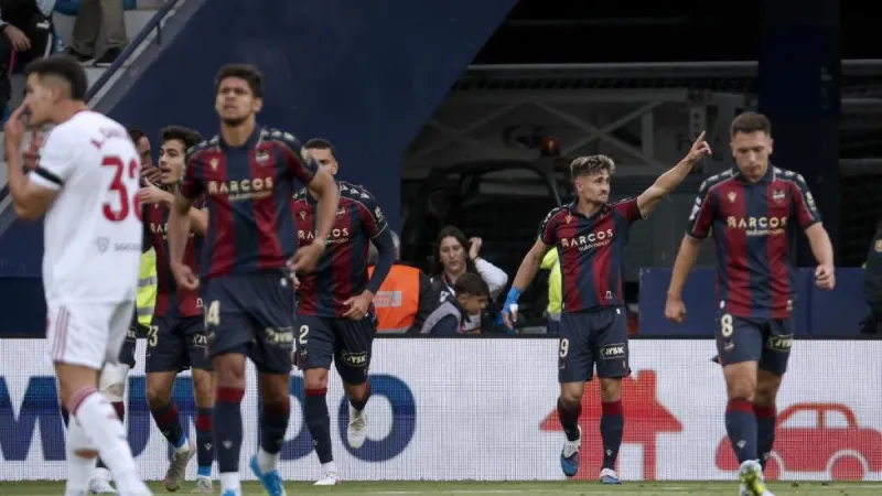 El Levante saca provecho de la feria del Sevilla