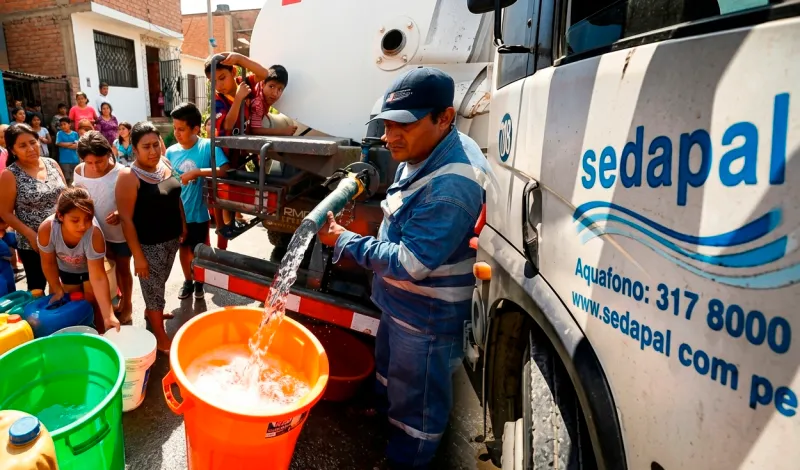 Gobierno transfiere más de S/34.7 millones a Sedapal para garantizar agua potable gratuita en zonas de Lima y Callao