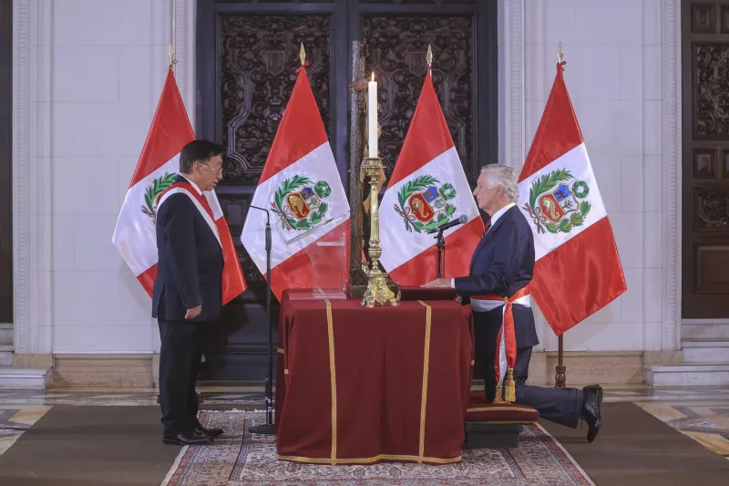 Presidente Balcázar tomó juramento a Carlos Pareja como ministro de Relaciones Exteriores