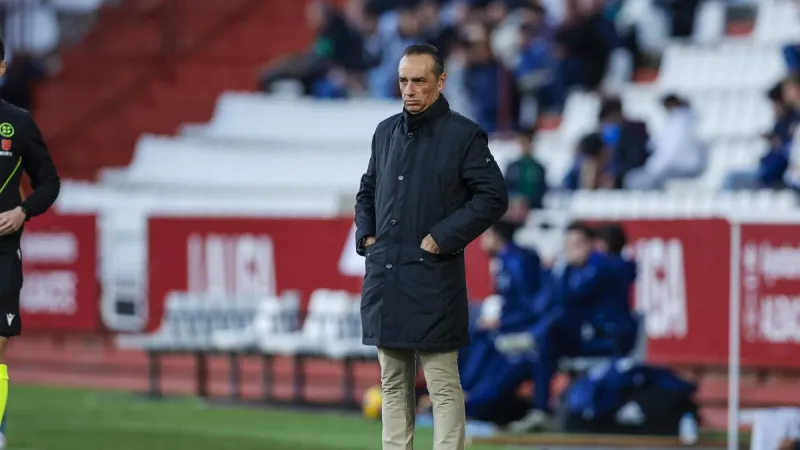 Oltra: "No hay favoritos en el derbi, la presión por ganar y la situación es la misma"