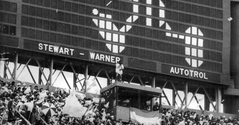 “Tiren papelitos”: el viejo folclore del fútbol y una prohibición insólita