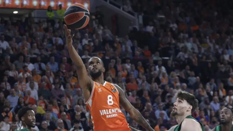 El Valencia sigue de dulce: Jean Montero se mete en el mejor quinteto de la Euroliga