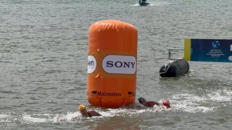 David Betlehem conquista los 10K en la Copa del Mundo de Aguas Abiertas en Ibiza