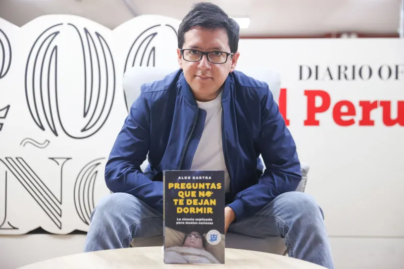 Aldo Bartra presenta "Preguntas que no te dejan dormir" que aborda la ciencia para todos