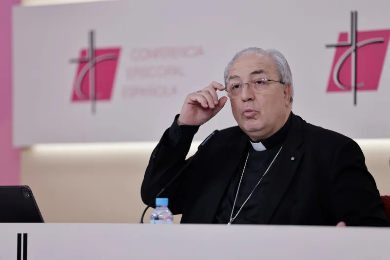 Los obispos reconocen por primera vez que tienen mil clérigos acusados de abusos sexuales