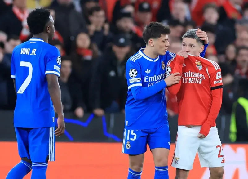 UEFA suspende a Prestianni seis partidos por insultos homofóbicos contra Vinícius Jr.