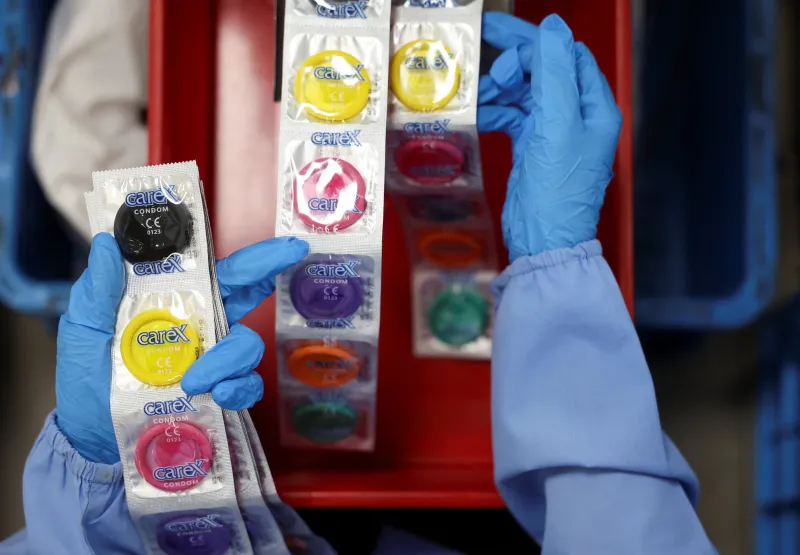 La guerra de Irán amenaza con una subida global del precio de los condones