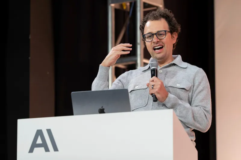 Alphabet invertirá 10.000 millones de dólares en Anthropic con la opción de llegar a 40.000 millones