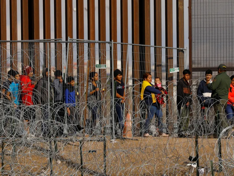 US appeals court rejects Trump’s ban on asylum seekers, teeing up appeal