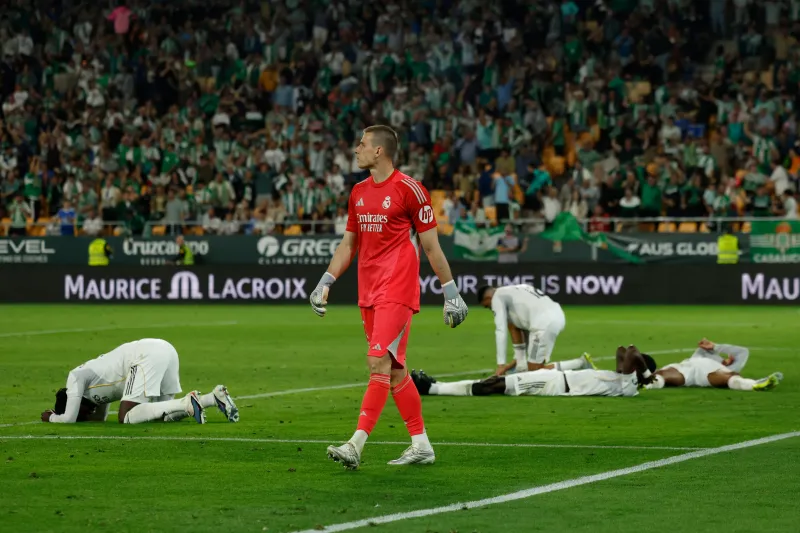 El Madrid se queda en la nada en Sevilla