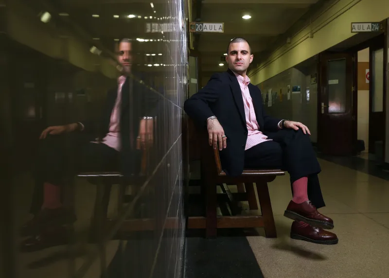 Juan Evaristo Valls Boix, filósofo: “No vale la pena entregarse a una maquinaria laboral que lo devora todo”