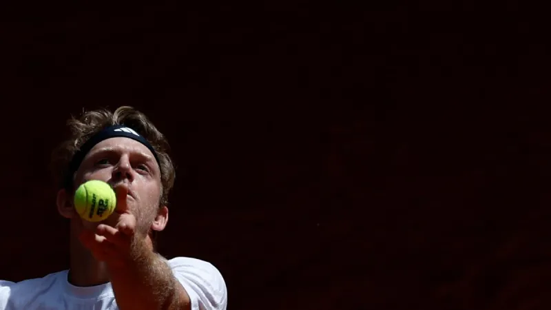 Davidovich regresa con triunfo ante Carreño y pasa a la tercera ronda