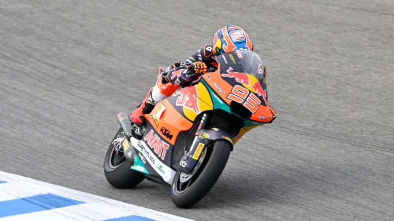 Veijer se estrena en la pole de Moto2