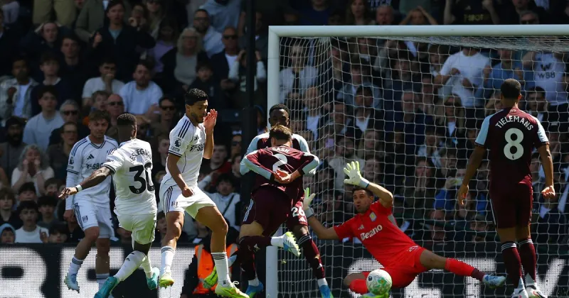 El Dibu Martínez no pudo evitar la derrota del Aston Villa, pero la clasificación a la Champions League por ahora no corre riesgo