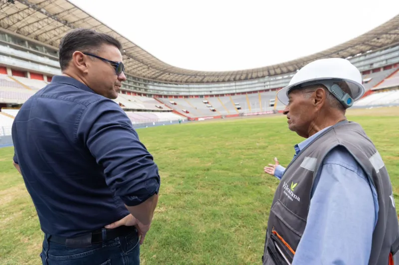 Titular del IPD supervisa trabajos en Estadio Nacional y ratifica al fútbol como prioridad