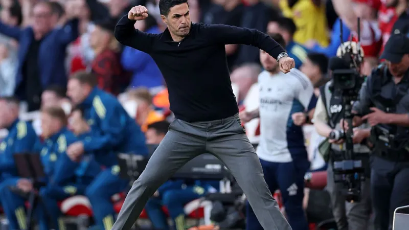 Arsenal narrowly beat Newcastle to regain Premier League lead over Man City