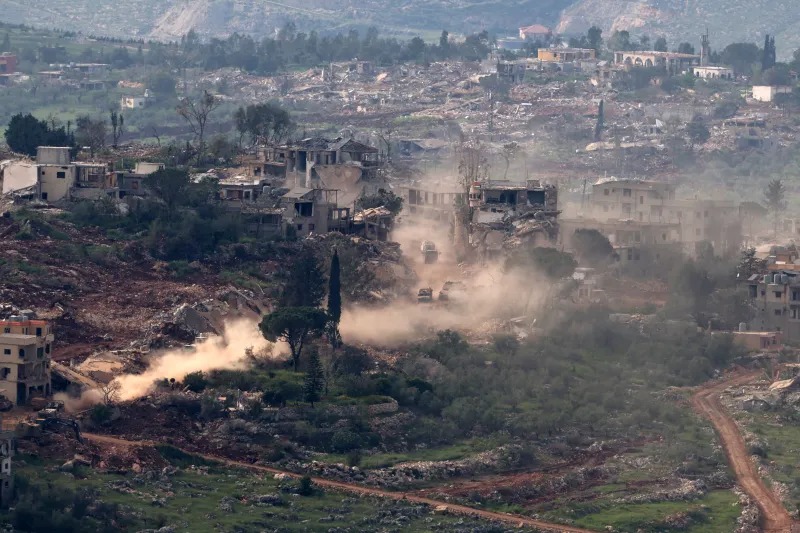 Netanyahu ordena "atacar con fuerza objetivos de Hizbulá en Líbano" mientras las dos partes se acusan de violar el alto el fuego